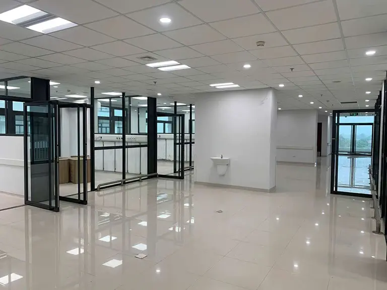 Cận cảnh cơ sở 2 Bệnh viện Bạch Mai và Việt Đức sẵn sàng về đích trước 30.11