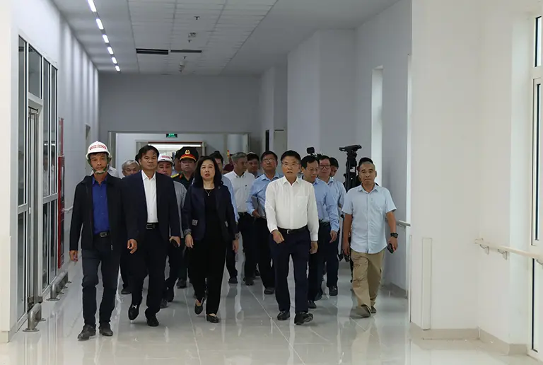 Phó Thủ tướng Lê Thành Long kiểm tra, đôn đốc tiến độ dự án cơ sở 2 Bệnh viện Bạch Mai và Việt Đức